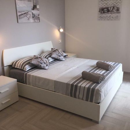 Le Domus Modern Apartments Cagliari Su Forti 外观 照片