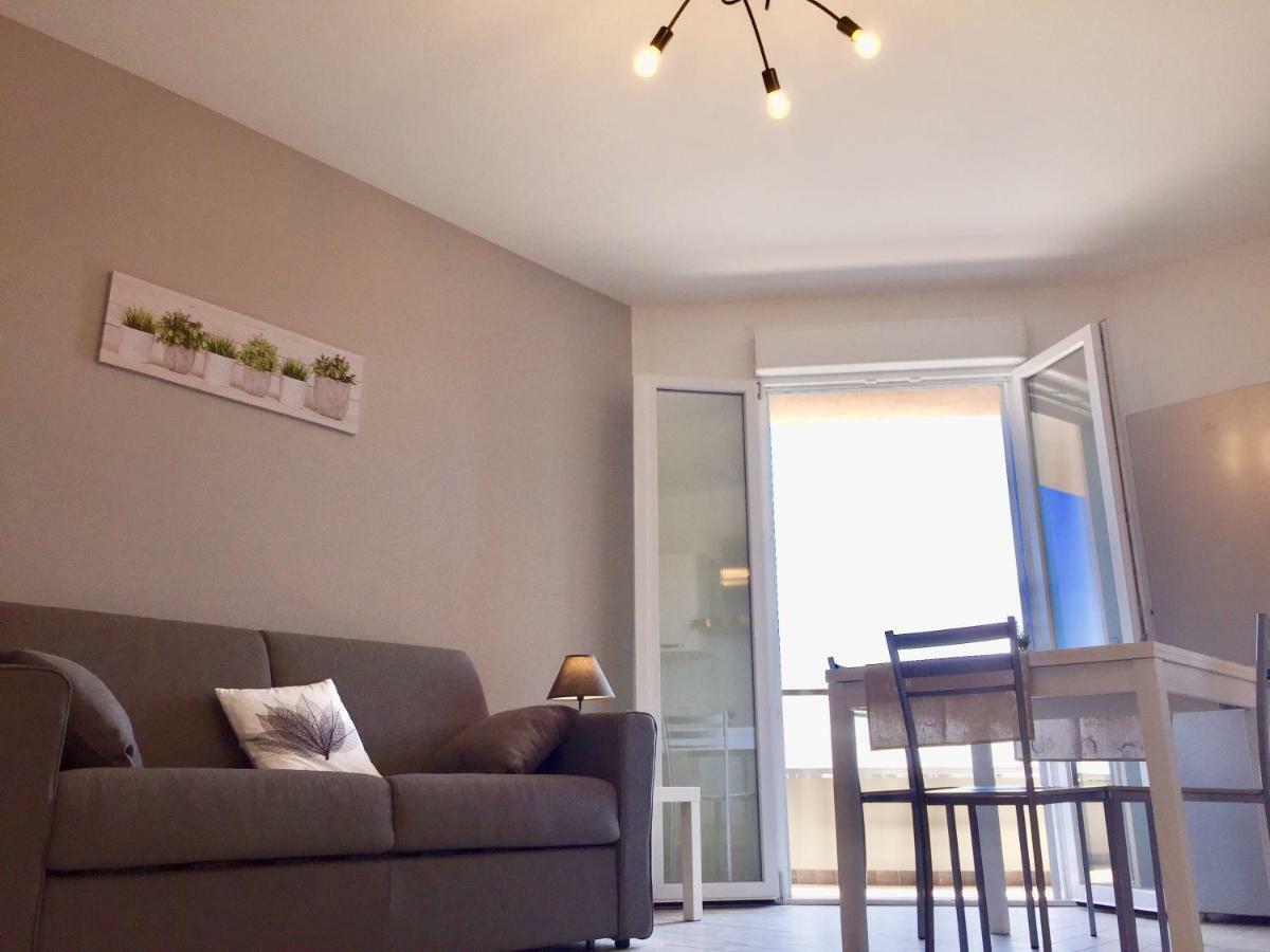Le Domus Modern Apartments Cagliari Su Forti 外观 照片