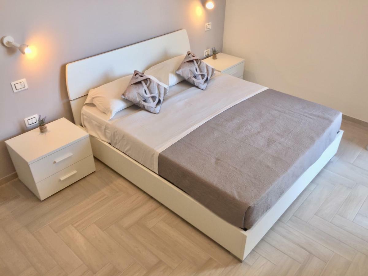 Le Domus Modern Apartments Cagliari Su Forti 外观 照片
