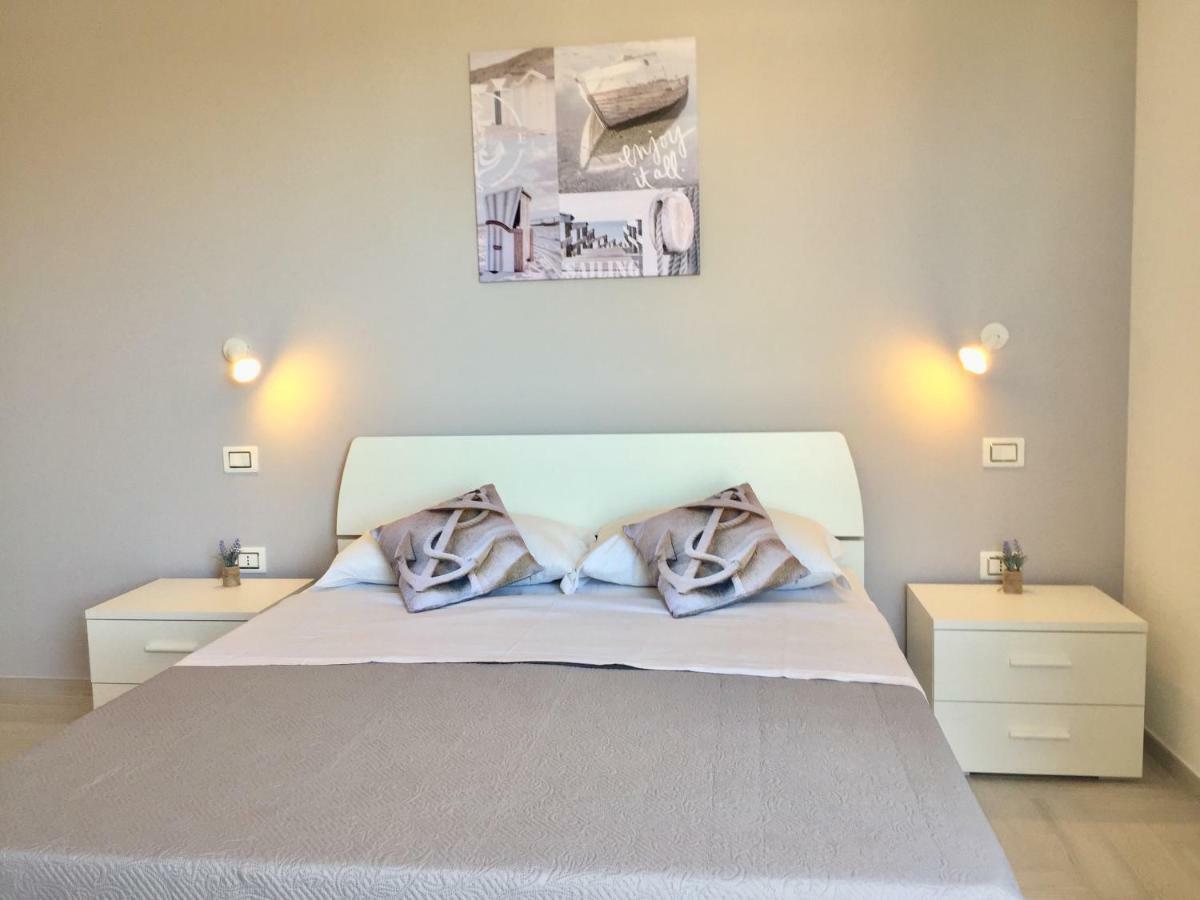 Le Domus Modern Apartments Cagliari Su Forti 外观 照片