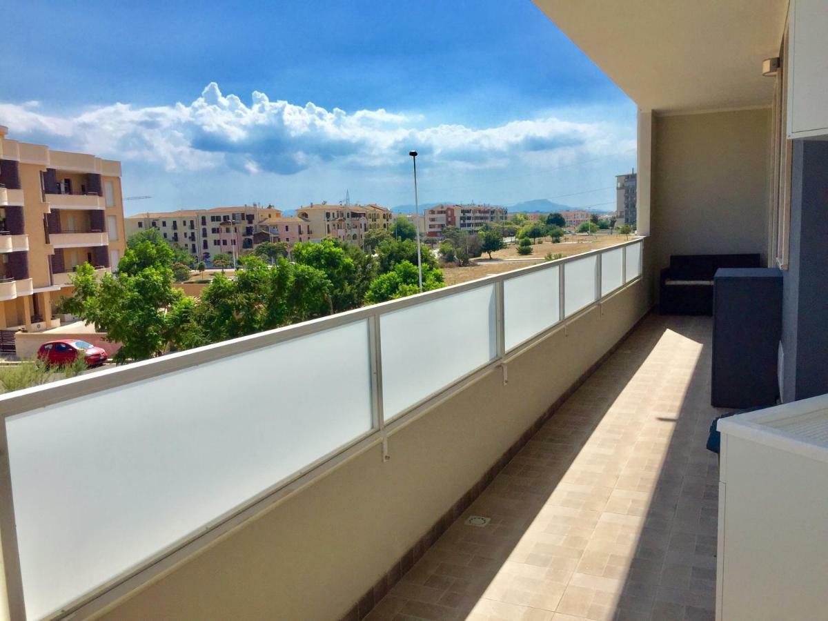 Le Domus Modern Apartments Cagliari Su Forti 外观 照片