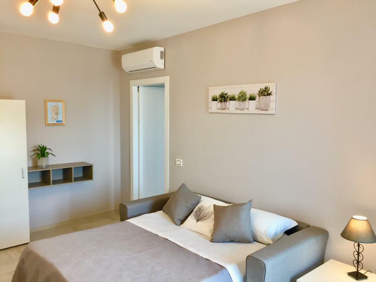 Le Domus Modern Apartments Cagliari Su Forti 外观 照片