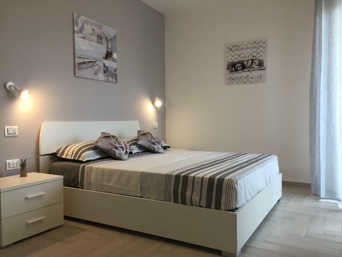 Le Domus Modern Apartments Cagliari Su Forti 外观 照片