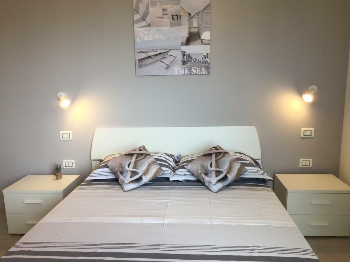 Le Domus Modern Apartments Cagliari Su Forti 外观 照片