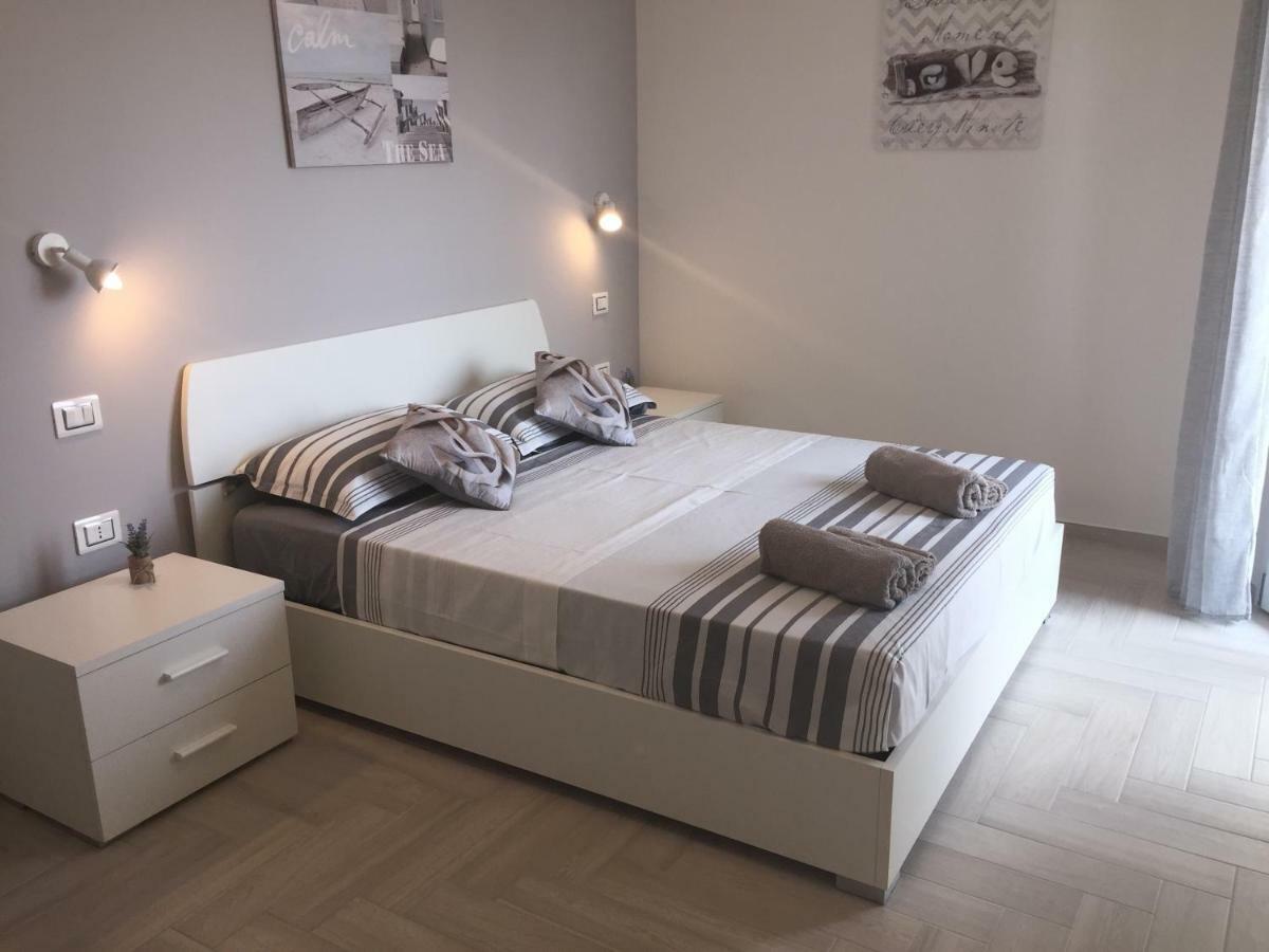 Le Domus Modern Apartments Cagliari Su Forti 外观 照片