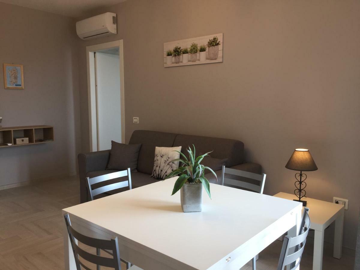 Le Domus Modern Apartments Cagliari Su Forti 外观 照片