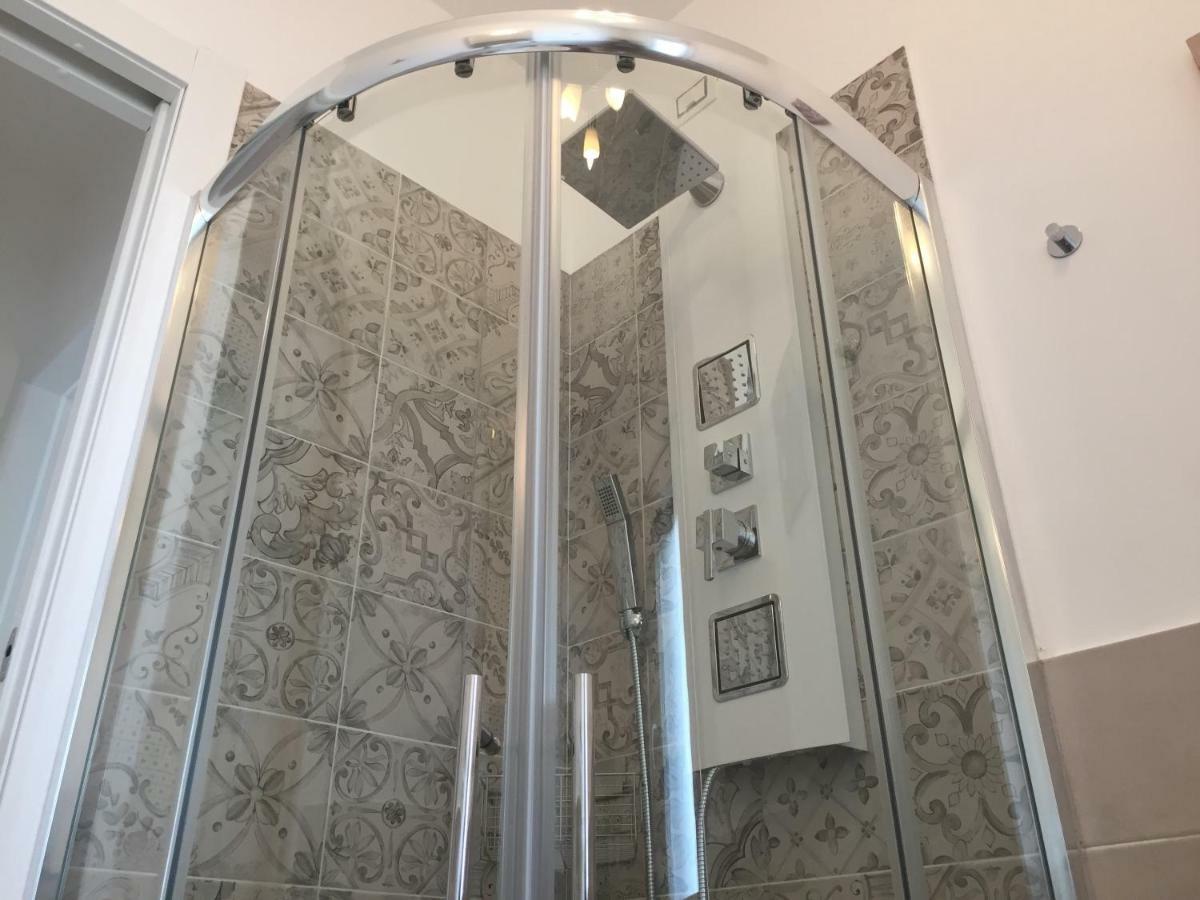 Le Domus Modern Apartments Cagliari Su Forti 外观 照片