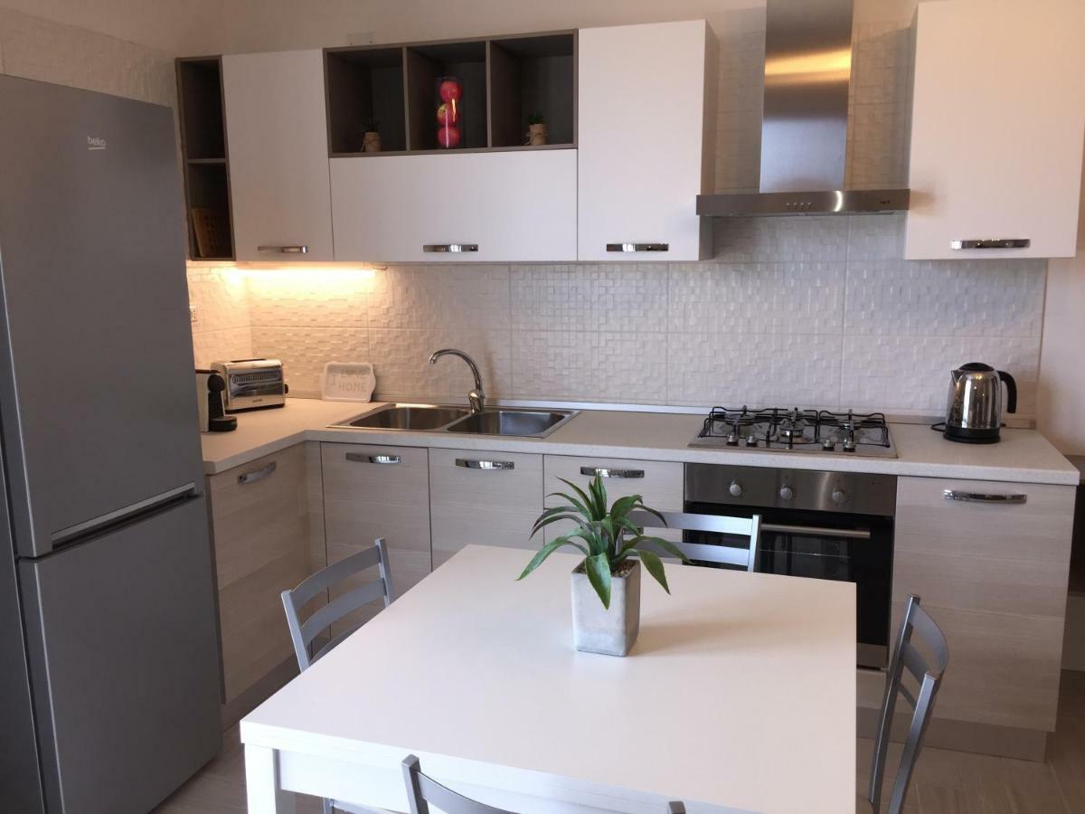 Le Domus Modern Apartments Cagliari Su Forti 外观 照片